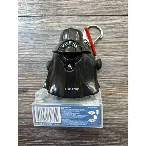 Disney Star Wars Darth Vader Yellow M&M Candy Flashlight Needs batteries - Picture 2 of 2